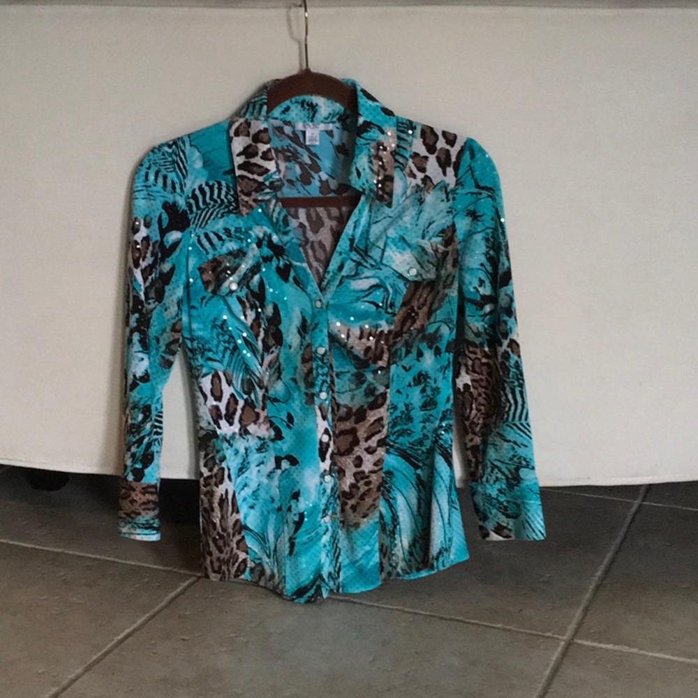 Glitzy Cache top
